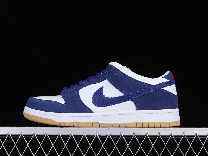 All Categories Nk SB Dunk Series Nk SB Dunk Low Low-top Sneakers J Version Nk SB Dunk Low White and Blue Los Angeles Dodgers SB Smashing Backboard Fashion Casual Sneakers DO9395-400
